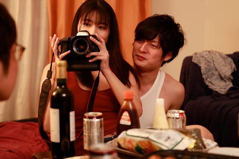 “Lên giường” với tình cũ sau 5 năm gặp lại